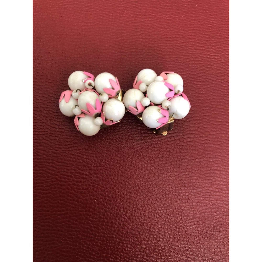Vintage 1950's Mid Century‎ Art Beaded Faux Pearl Cluster Clip on Earrings